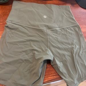 Lululmeon align shorts * 6 inch